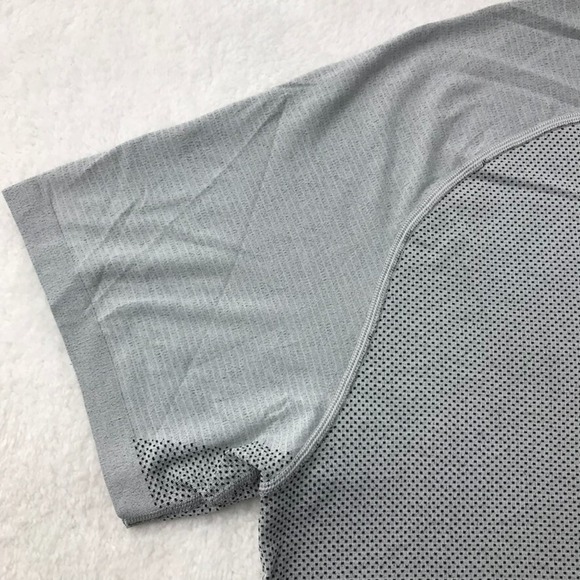 Lululemon Shirt Mens Extra Large Grey Short Sleeve Athletic Gym Performance Tee - Picture 4 of 13